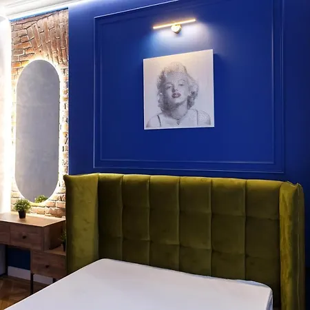 центр львова вул личаківська 5 площа ринок 2 кімнати ізольовані