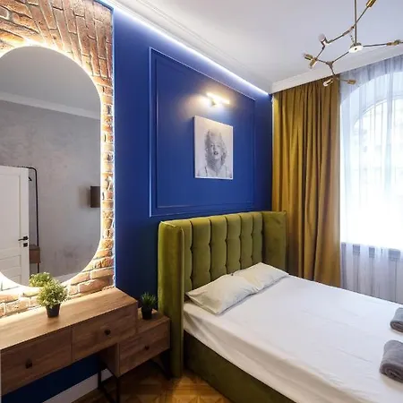 центр львова вул личаківська 5 площа ринок 2 кімнати ізольовані