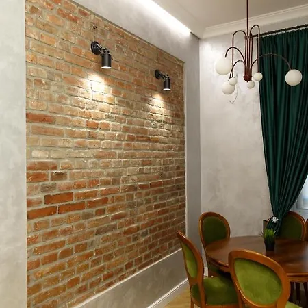 شقة центр львова вул личаківська 5 площа ринок 2 кімнати ізольовані *