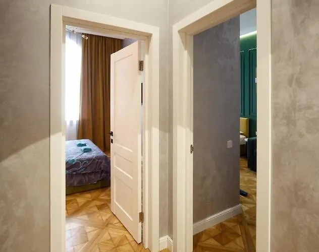 центр львова вул личаківська 5 площа ринок 2 кімнати ізольовані * Leópolis