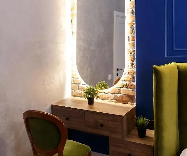 центр львова вул личаківська 5 площа ринок 2 кімнати ізольовані شقة *