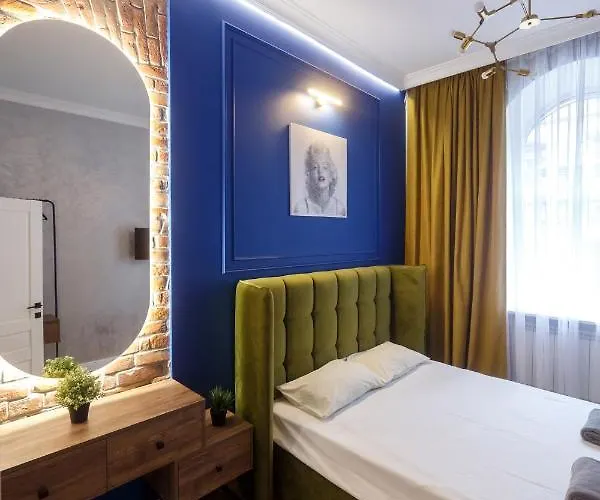 центр львова вул личаківська 5 площа ринок 2 кімнати ізольовані