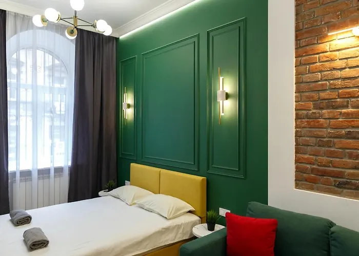 центр львова вул личаківська 5 площа ринок 2 кімнати ізольовані