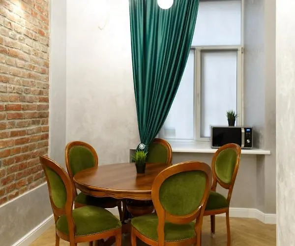 центр львова вул личаківська 5 площа ринок 2 кімнати ізольовані Apartamento