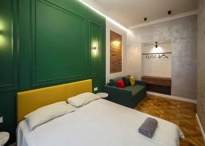 центр львова вул личаківська 5 площа ринок 2 кімнати ізольовані شقة